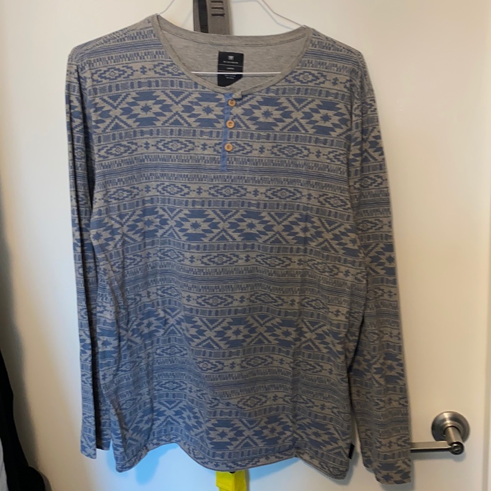 Cotton-On long sleeve tee